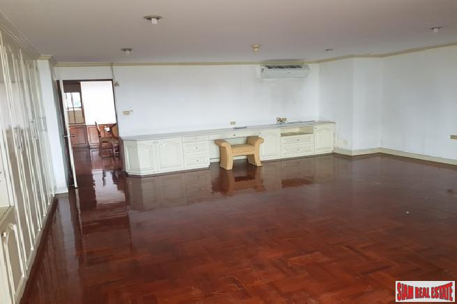 Bangkok House Ekamai 12 (Apartment)