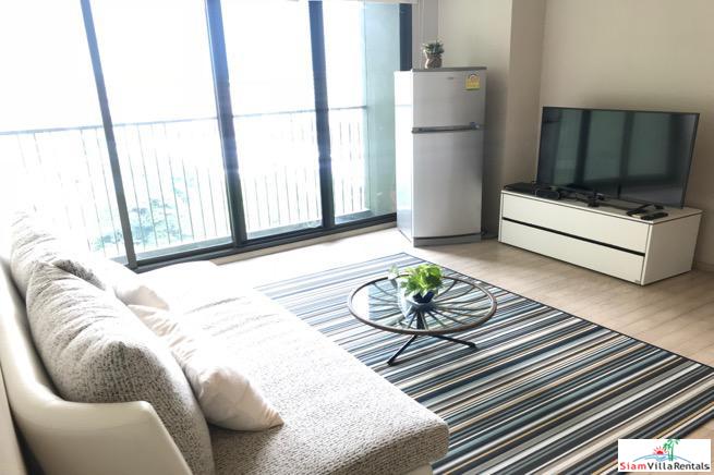 Noble Solo | Large Furnished One Bedroom Condo in a Desirable Area of Thong Lo-13
