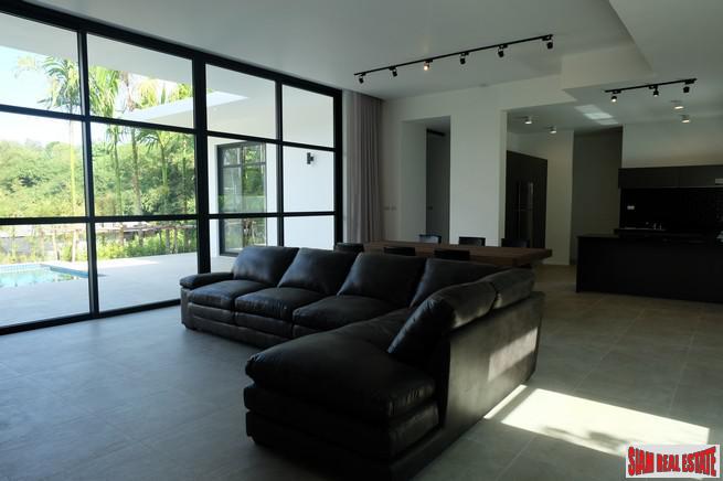 New Three Bedroom Single Storey Pool Villa in Central Rawai Location-14