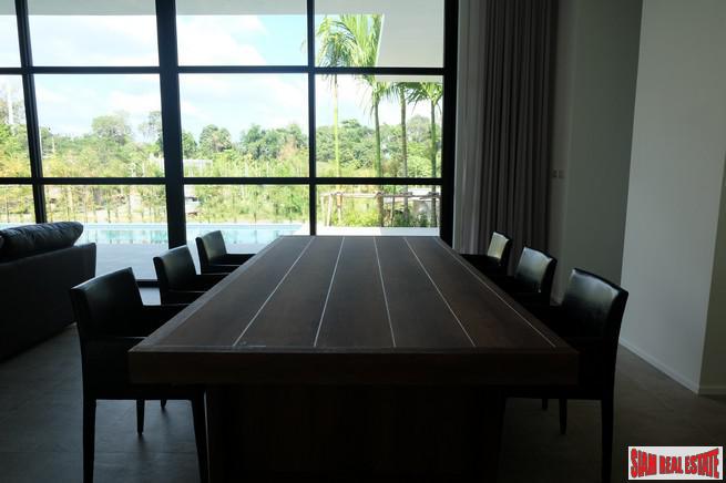 New Three Bedroom Single Storey Pool Villa in Central Rawai Location