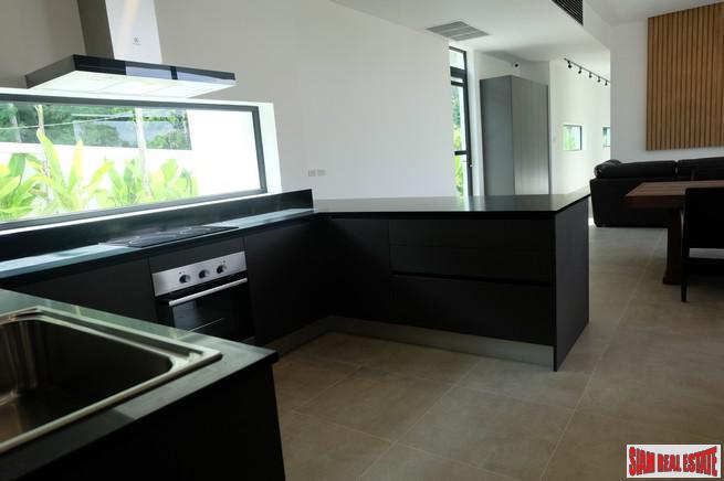 New Three Bedroom Single Storey Pool Villa in Central Rawai Location