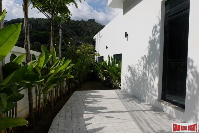 New Three Bedroom Single Storey Pool Villa in Central Rawai Location