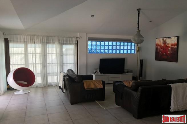 Loch Palm Cove | Large Courtyard Design Three Bedroom Pool Villa for Rent