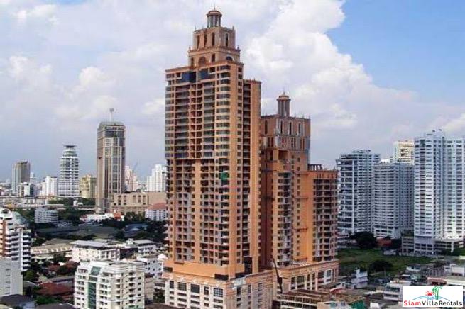 Aguston Sukhumvit 22 | Charming Deluxe Two Bedroom Condo with Extras and Pets Allowed in Phrom Phong