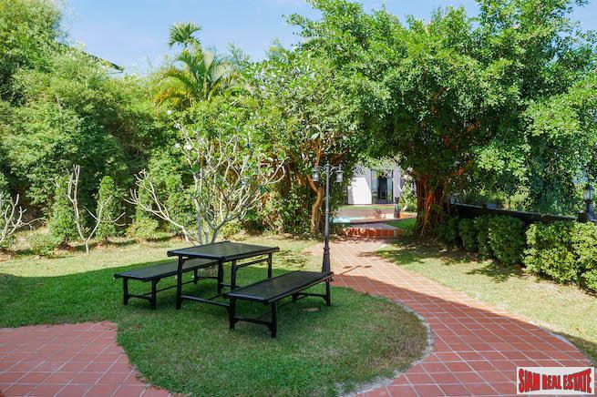 Luxurious Four-Bedroom Sea-View Pool Villa in Prestigious Yamu Estate