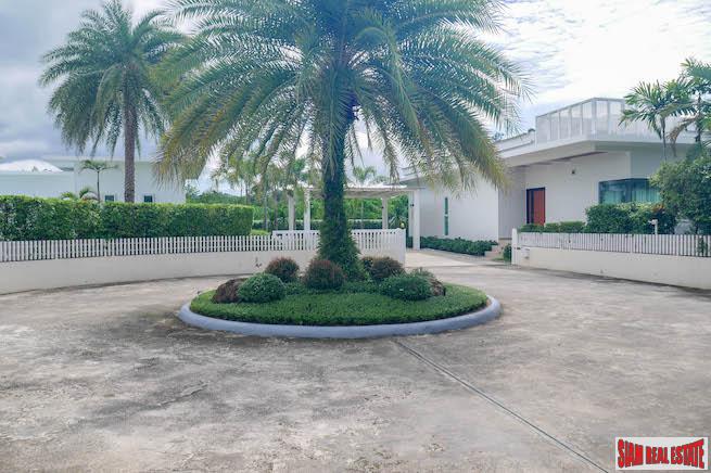 Lagoon Garden | Prestigious Four Bedroom Family House Near Distinguished Boat Lagoon