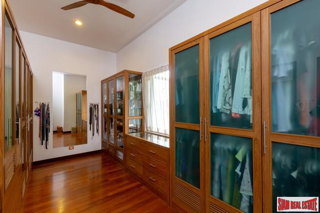 Beautiful and Spacious Hillside Home with Pool Overlooking Loch Palm Golf Course