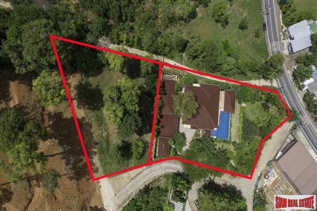 Beautiful and Spacious Hillside Home with Pool Overlooking Loch Palm Golf Course