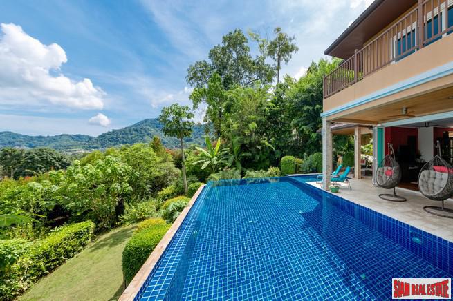 Beautiful and Spacious Hillside Home with Pool Overlooking Loch Palm Golf Course