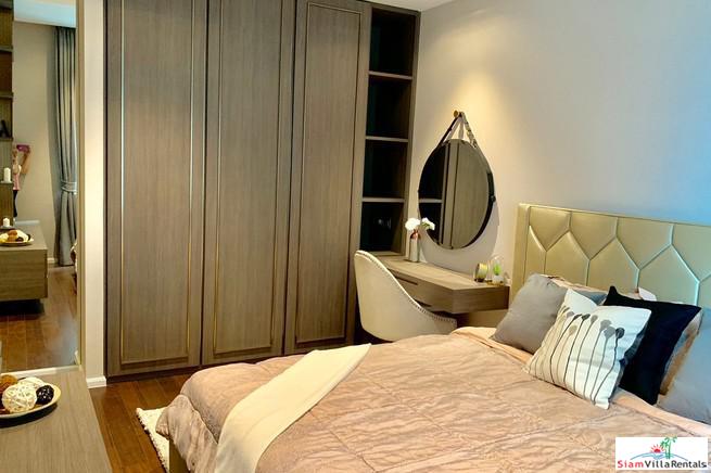 Diplomat 39 | Classic One Bedroom Condo with Pool View just a One Minute Walk from BTS Phrom Phong