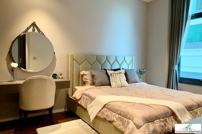 Diplomat 39 | Classic One Bedroom Condo with Pool View just a One Minute Walk from BTS Phrom Phong