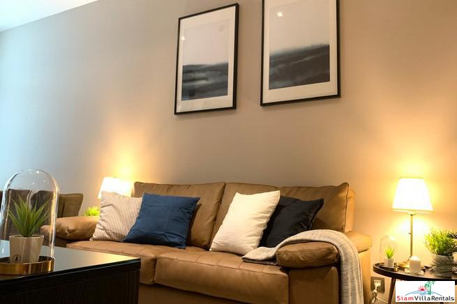 Diplomat 39 | Classic One Bedroom Condo with Pool View just a One Minute Walk from BTS Phrom Phong