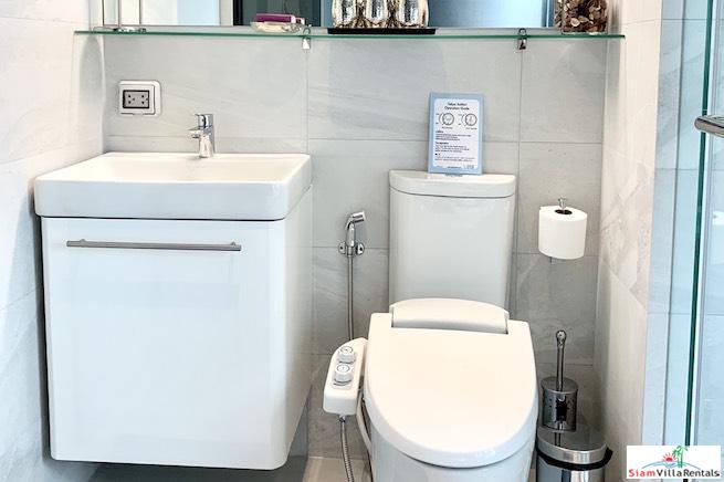 RHYTHM Ekkamai | Large Modern Two Bedroom Corner for Rent in New Condo-16