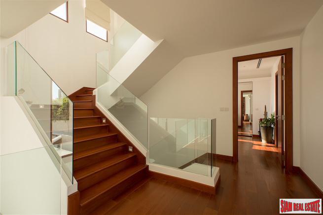 The Waterfront Royal Villas | Five Bedroom Luxury House with 23m Private Boat Berth for Sale