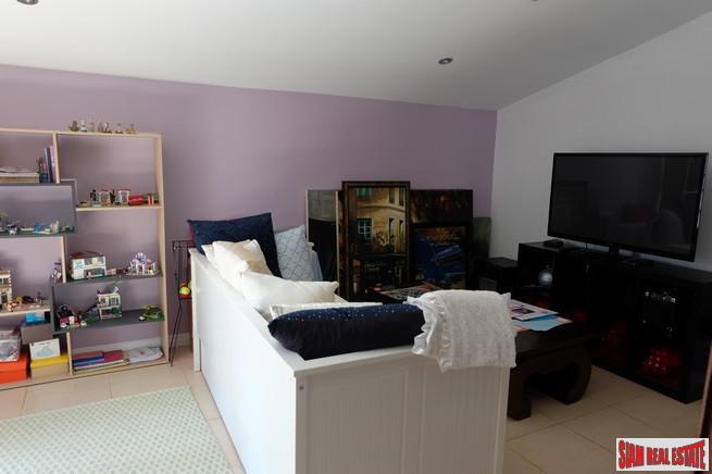Loch Palm Cove | Large Courtyard Design Three Bedroom Pool Villa for Rent-7
