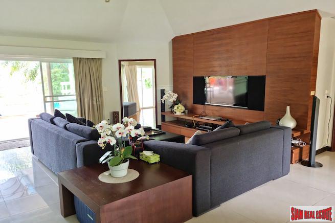 Loch Palms Garden Villas | Two Bedroom Lake View House for Sale on the Golf Course-10