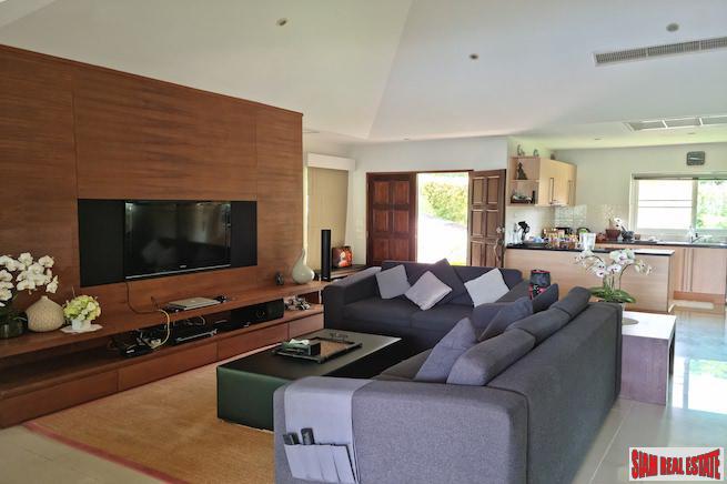 Loch Palms Garden Villas | Two Bedroom Lake View House for Sale on the Golf Course