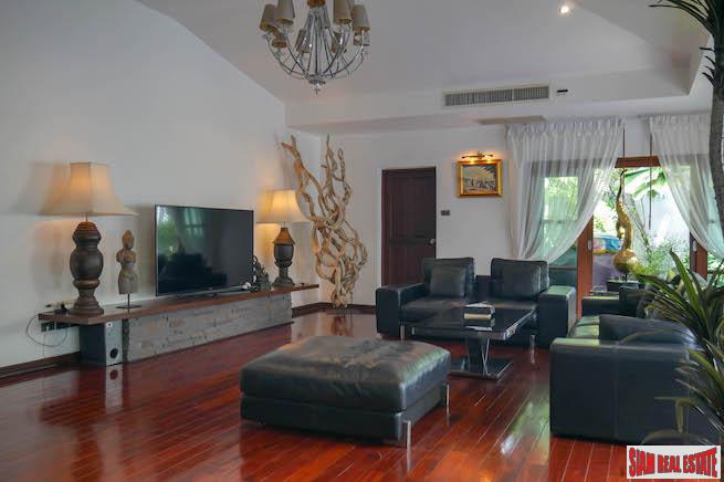Loch Palm Courtyard Villas | Large Well Maintained Three Bedroom Villa with Large Private Swimming Pool