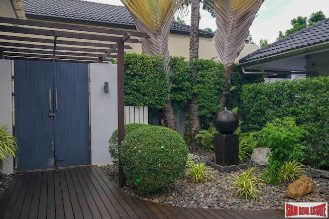 Loch Palm Courtyard Villas | Large Well Maintained Three Bedroom Villa with Large Private Swimming Pool