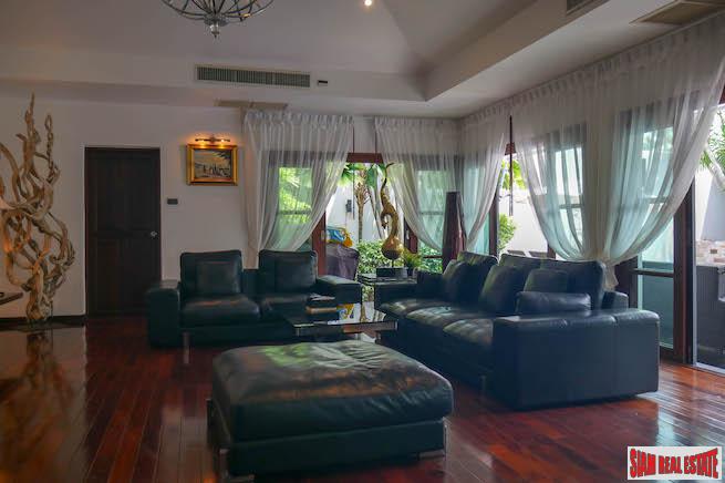 Loch Palm Courtyard Villas | Large Well Maintained Three Bedroom Villa with Large Private Swimming Pool