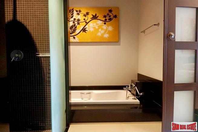 Saiyuan Estate | Nice Two Bedroom Corner Unit with Extra Space and Windows for Sale in Rawai