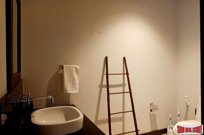 Saiyuan Estate | Nice Two Bedroom Corner Unit with Extra Space and Windows for Sale in Rawai