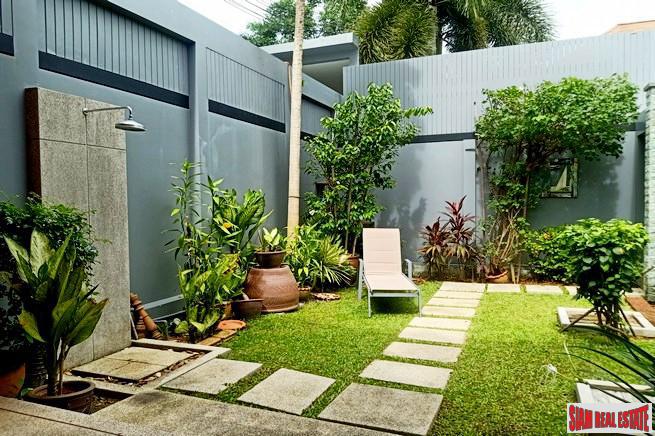 Saiyuan Estate | Nice Two Bedroom Corner Unit with Extra Space and Windows for Sale in Rawai