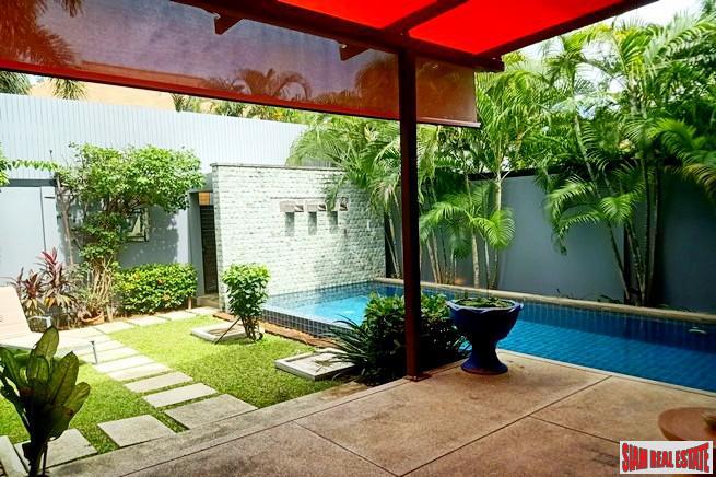 Saiyuan Estate | Nice Two Bedroom Corner Unit with Extra Space and Windows for Sale in Rawai