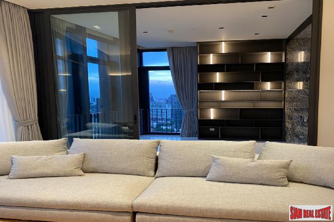 Beatniq Sukhumvit 32 | Two Bedroom + 1 Study room Condo for Rent with Unblocked City Views in Thong Lo
