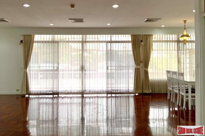 Wora Sukhumvit 49