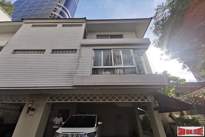 Three Bedroom Twin House for Rent Phrom Phong - Pet Friendly-0