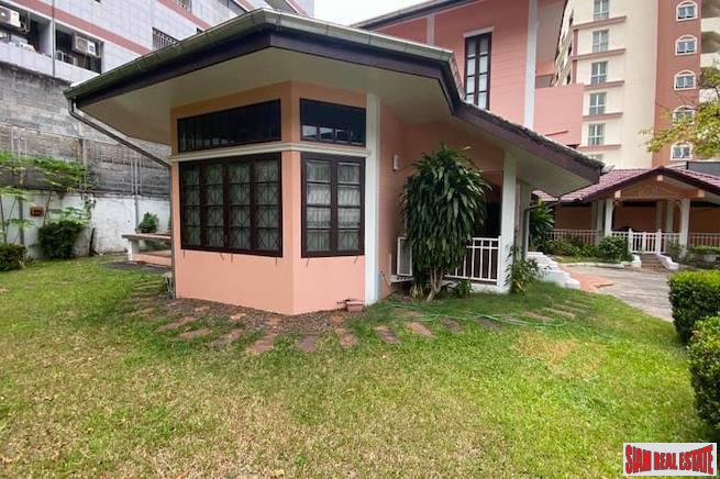 Four Bedroom Pet Friendly House for Rent Near BTS National Stadium-1