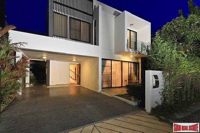 Laguna Park 1 | Modern Luxury Four Bedroom Villa with Rooftop Pool for Sale