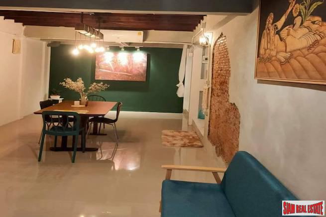 Charming Two Bedroom, Two Storey House for Rent Near BTS Chit Lom | Pet Friendly!-6