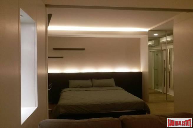 Mode Sukhumvit 61 | Big One Bedroom for Rent in a Low Rise Building Near BTS Ekkamai