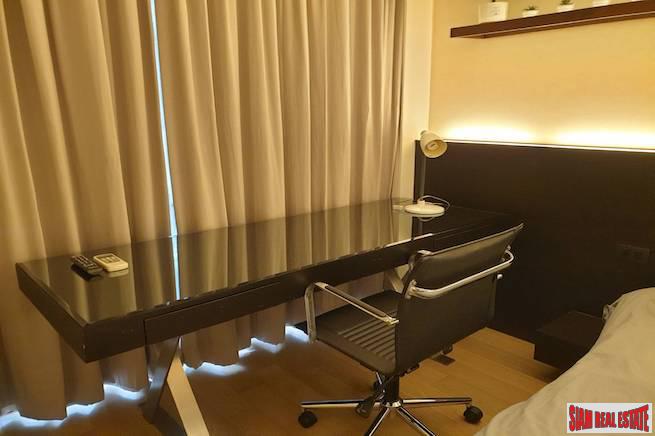 Mode Sukhumvit 61 | Big One Bedroom for Rent in a Low Rise Building Near BTS Ekkamai