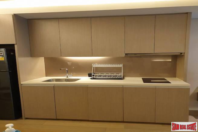 Mode Sukhumvit 61 | Big One Bedroom for Rent in a Low Rise Building Near BTS Ekkamai