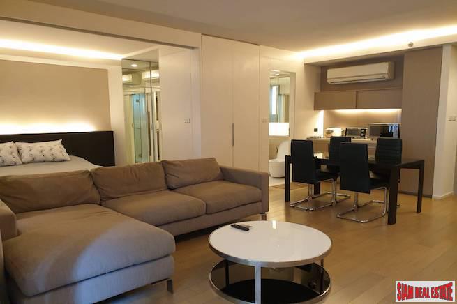 Mode Sukhumvit 61 | Big One Bedroom for Rent in a Low Rise Building Near BTS Ekkamai