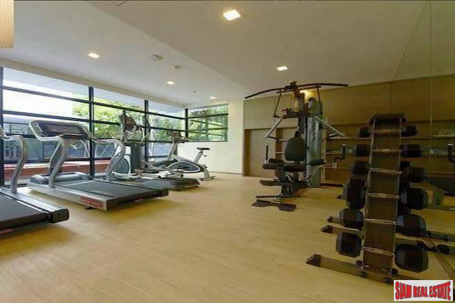 Mode Sukhumvit 61 | Big One Bedroom for Rent in a Low Rise Building Near BTS Ekkamai