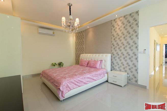 Platinum Residence | Bright & Spacious Five Bedroom Pool Villa for Sale in a Gated Rawai Complex