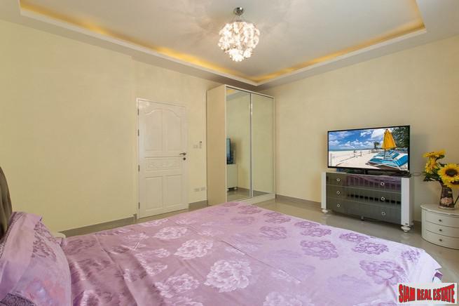 Platinum Residence | Bright & Spacious Five Bedroom Pool Villa for Sale in a Gated Rawai Complex