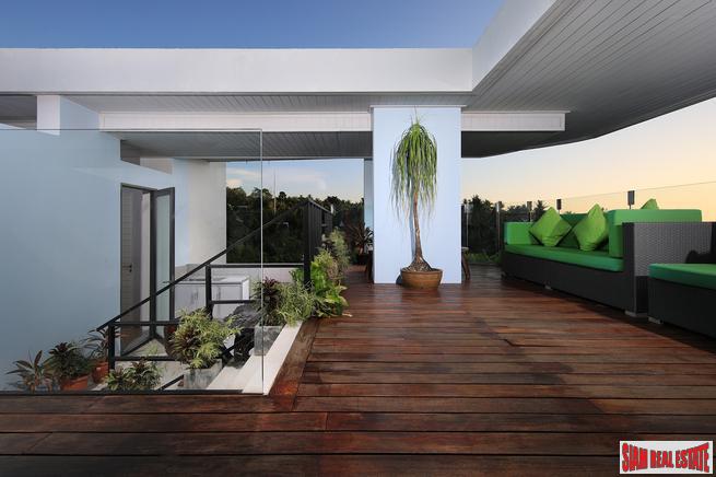 Absolute Twin Sands | Fantastic One Bedroom Penthouse with 180 Degree Sea Views for Sale in Patong