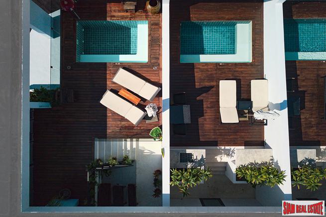 Absolute Twin Sands | Fantastic One Bedroom Penthouse with 180 Degree Sea Views for Sale in Patong