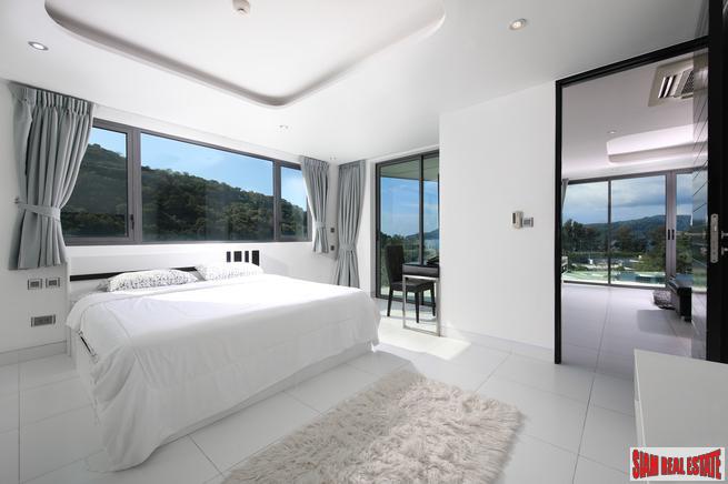 Absolute Twin Sands | Fantastic One Bedroom Penthouse with 180 Degree Sea Views for Sale in Patong
