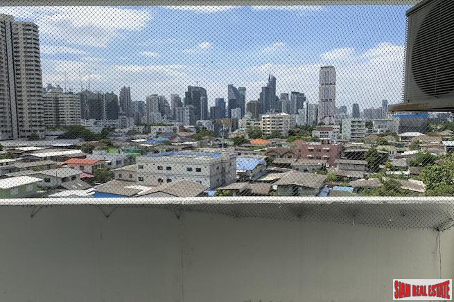 Capital O 445 Ongkara