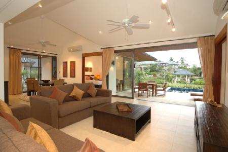 Rawai Villas | Contemporary 2 Bedroom Pool Villa for Rent in Rawai