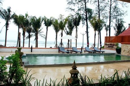 Kamala Beachfront Apartment