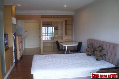 Cozy living of Studio unit, 1 Bathroom, on 16th floor at Grand Park View Asok, Sukhumvit 21
