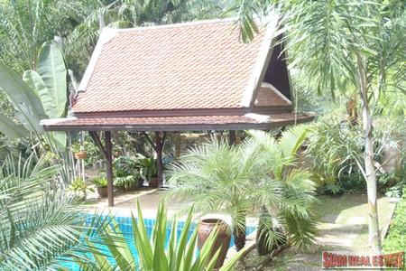 Modern Three Bedroom Pool Villa with Thai Style Guesthouse in Ao Por