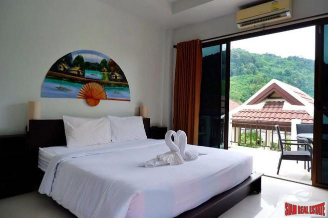 Balinese Style Three Bedroom Pool Villa near Loch Palm Golf Course in Kathu